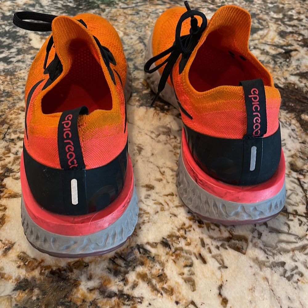 Nike Epic React Flyknit Men’s Running Shoes Copper Flash Size 12 - Picture 3 of 8
